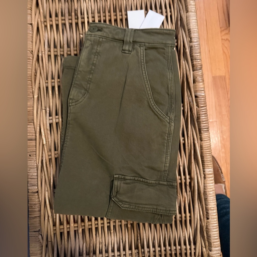Aritzia TNA Cargo Army Green Skirt